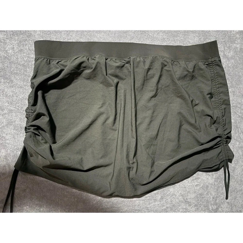 Torrid size 5 solid black shirred or touched side swim skirt bottoms